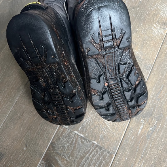 Kids sorel boots. - Picture 3 of 4